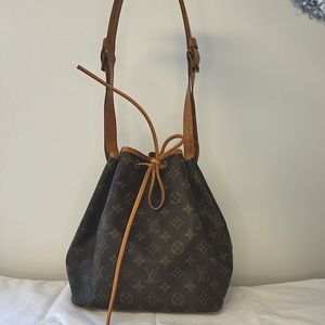 Louis Vuitton Monogram Petit Noe bucket bag
